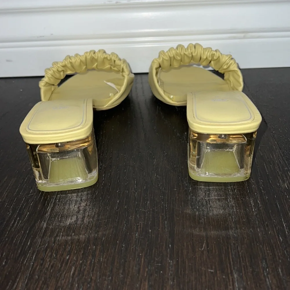 Zara Mini Heels - Picture 4 of 4